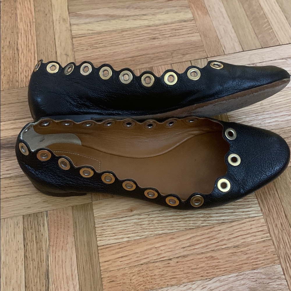 CHLOE Scalloped Black Leather Ballet Flats w/ Gold Grommet Detail EUC